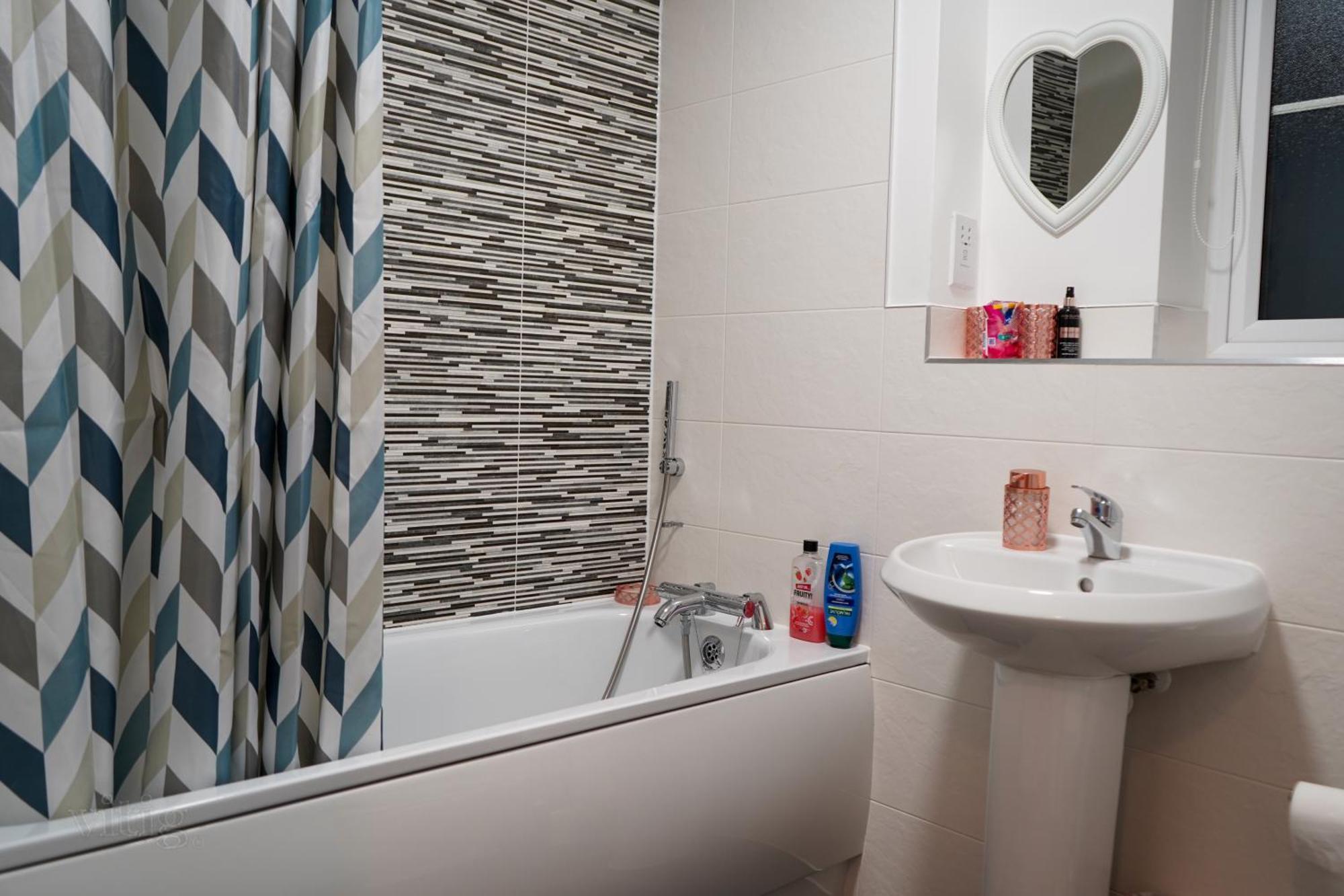 Apartment A1m Hampton Lakes Brand New Entire House