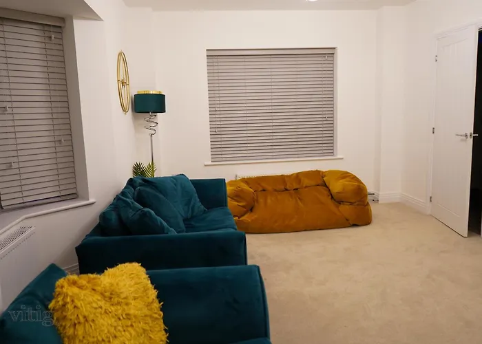 A1M Hampton Lakes Brand New Entire House