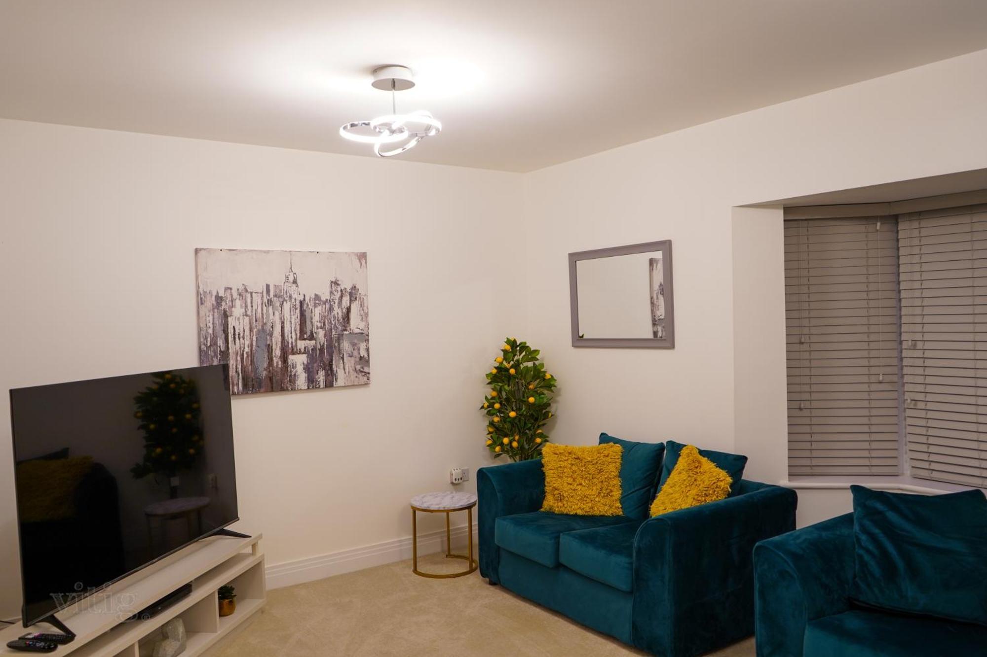 A1m Hampton Lakes Brand New Entire House Apartment Peterborough