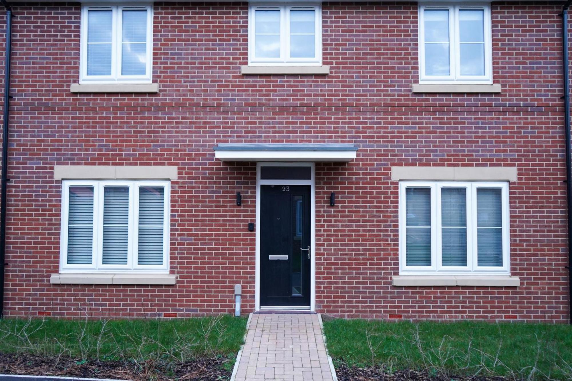 A1m Hampton Lakes Brand New Entire House Apartment Peterborough