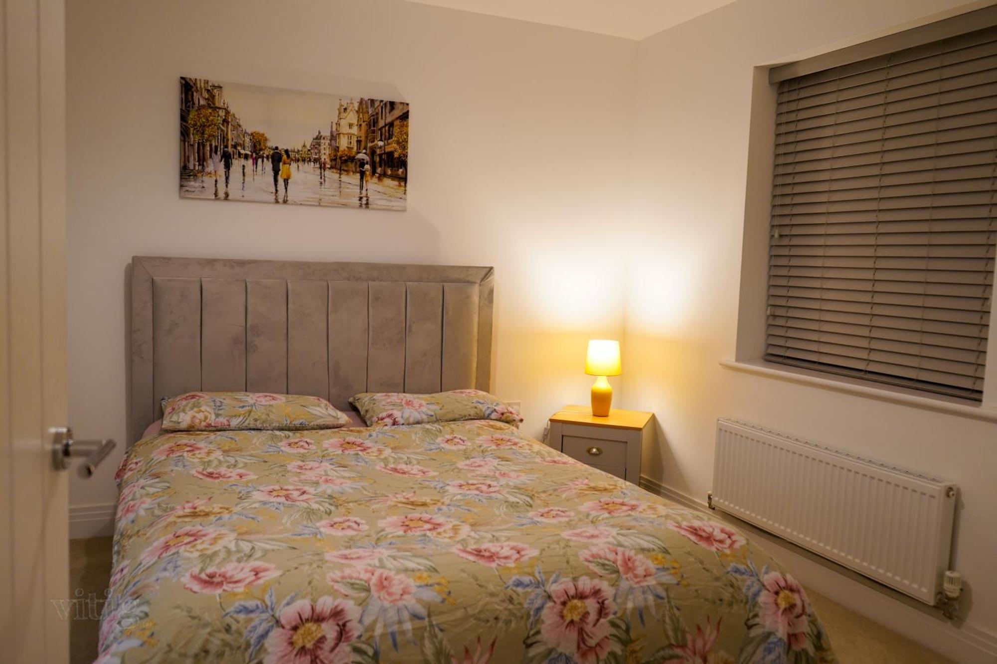 A1m Hampton Lakes Brand New Entire House Apartment