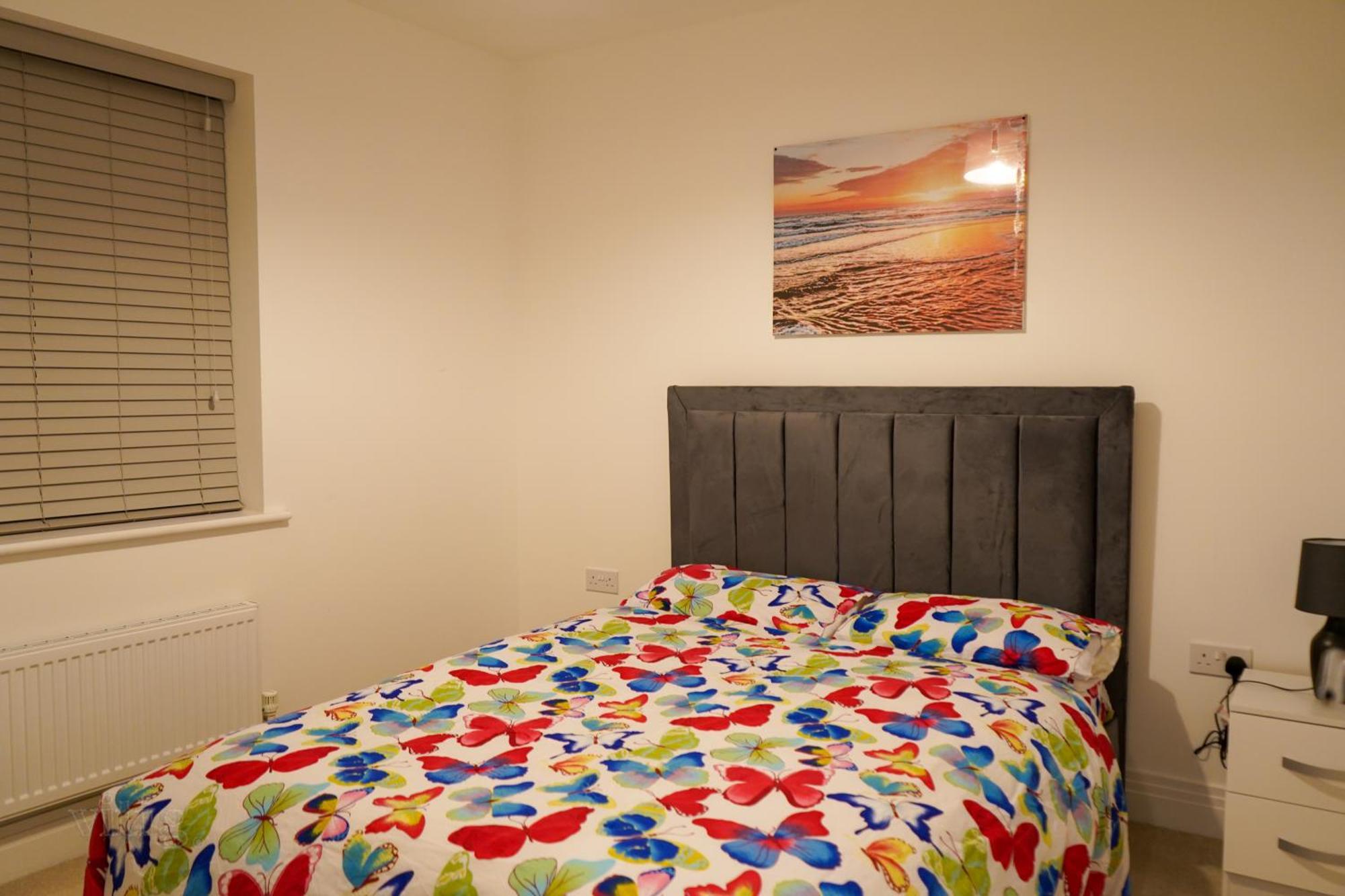 A1m Hampton Lakes Brand New Entire House Apartment